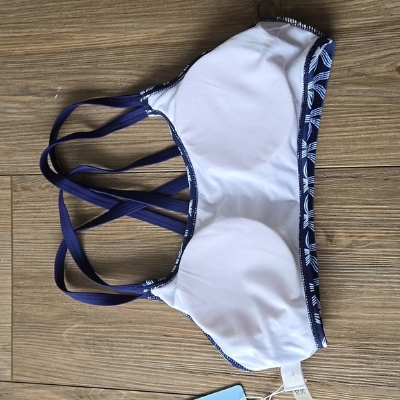 Yonique Swim Top - Picture 4 of 8